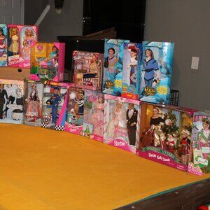 🎁 Vintage Barbie Mystery Box – 1 NIB Doll from 1989–2013 🎀